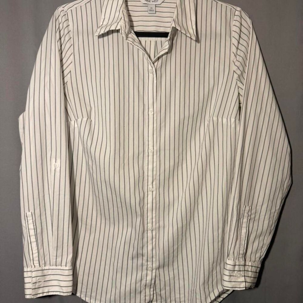 Women’s Nine West white with thin black vertical striped button-up